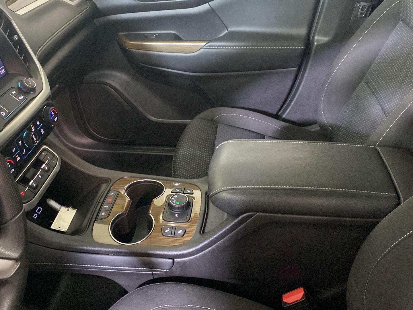2022 GMC Acadia SLE