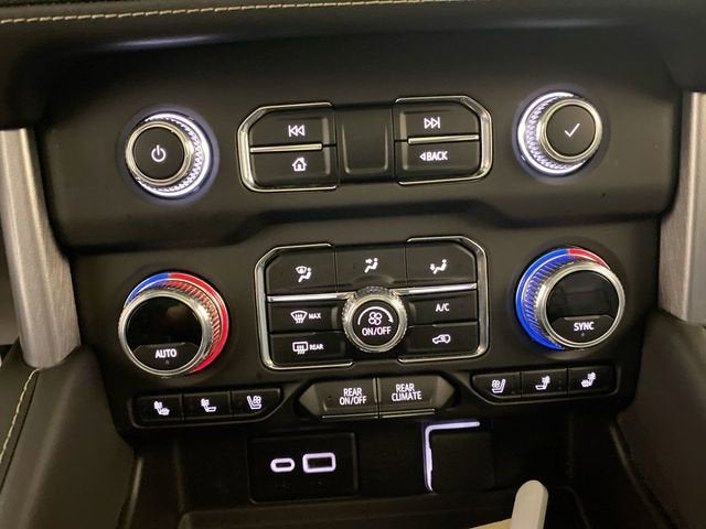 2023 GMC Yukon SLT