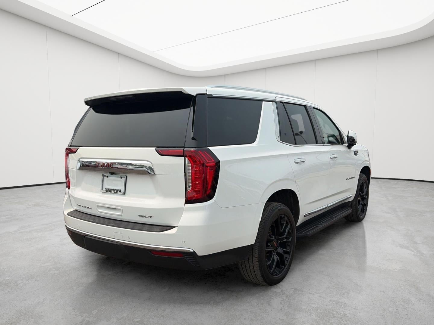 2023 GMC Yukon SLT