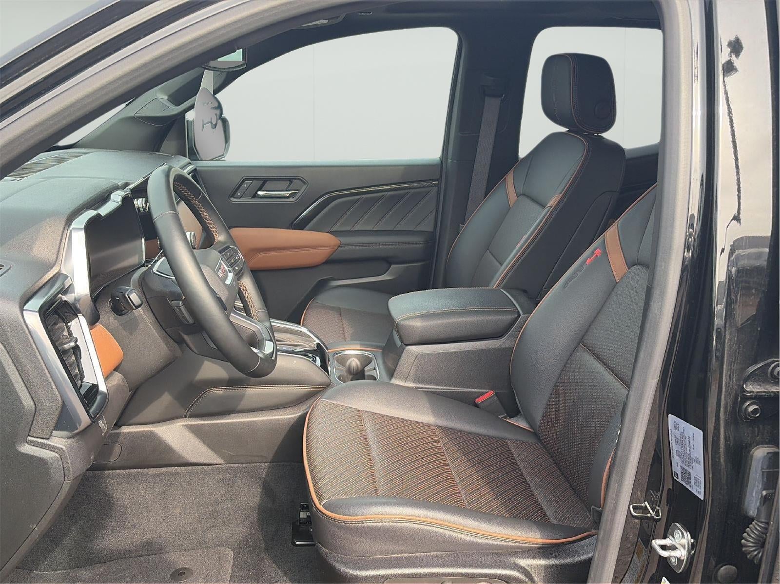 2023 GMC Canyon 4WD AT4