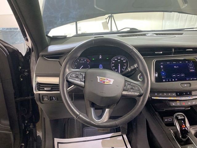 2023 Cadillac XT4 Premium Luxury