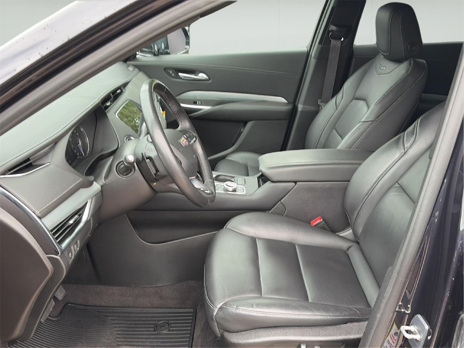2023 Cadillac XT4 AWD Premium Luxury