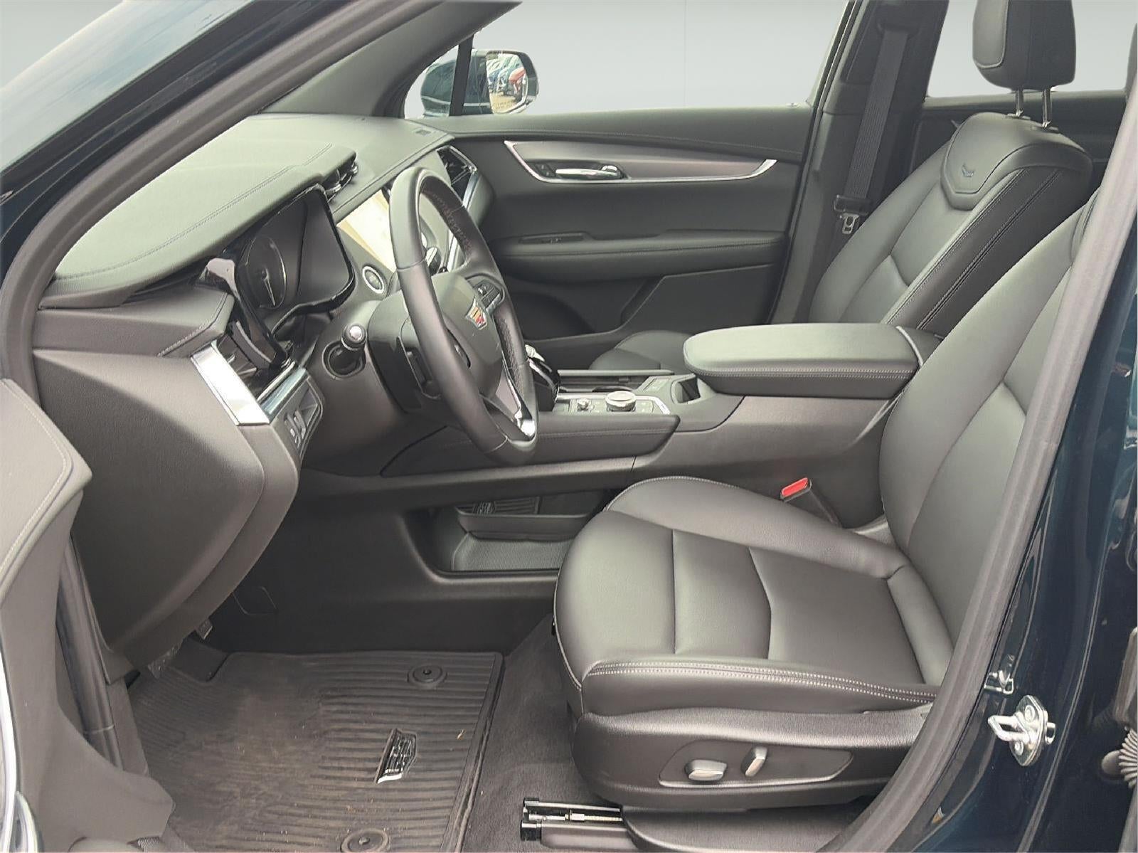 2025 Cadillac XT6 Luxury