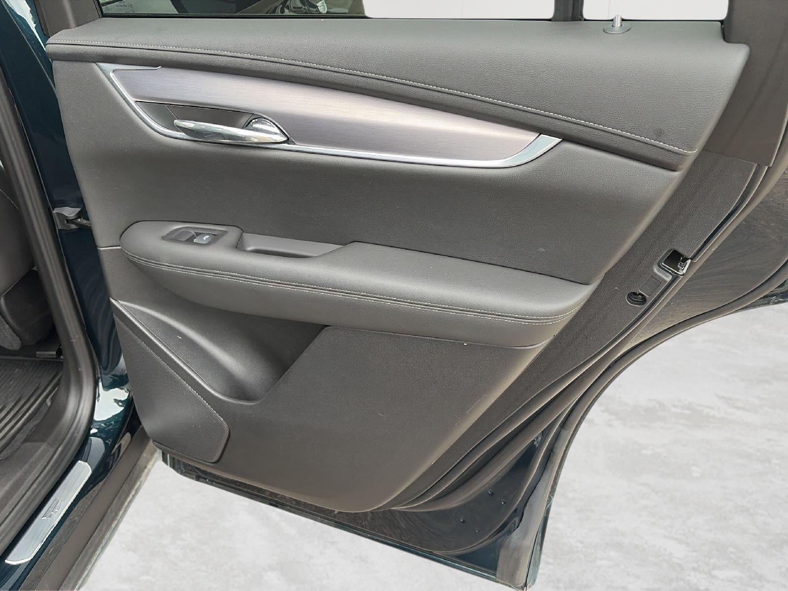 2025 Cadillac XT6 Luxury