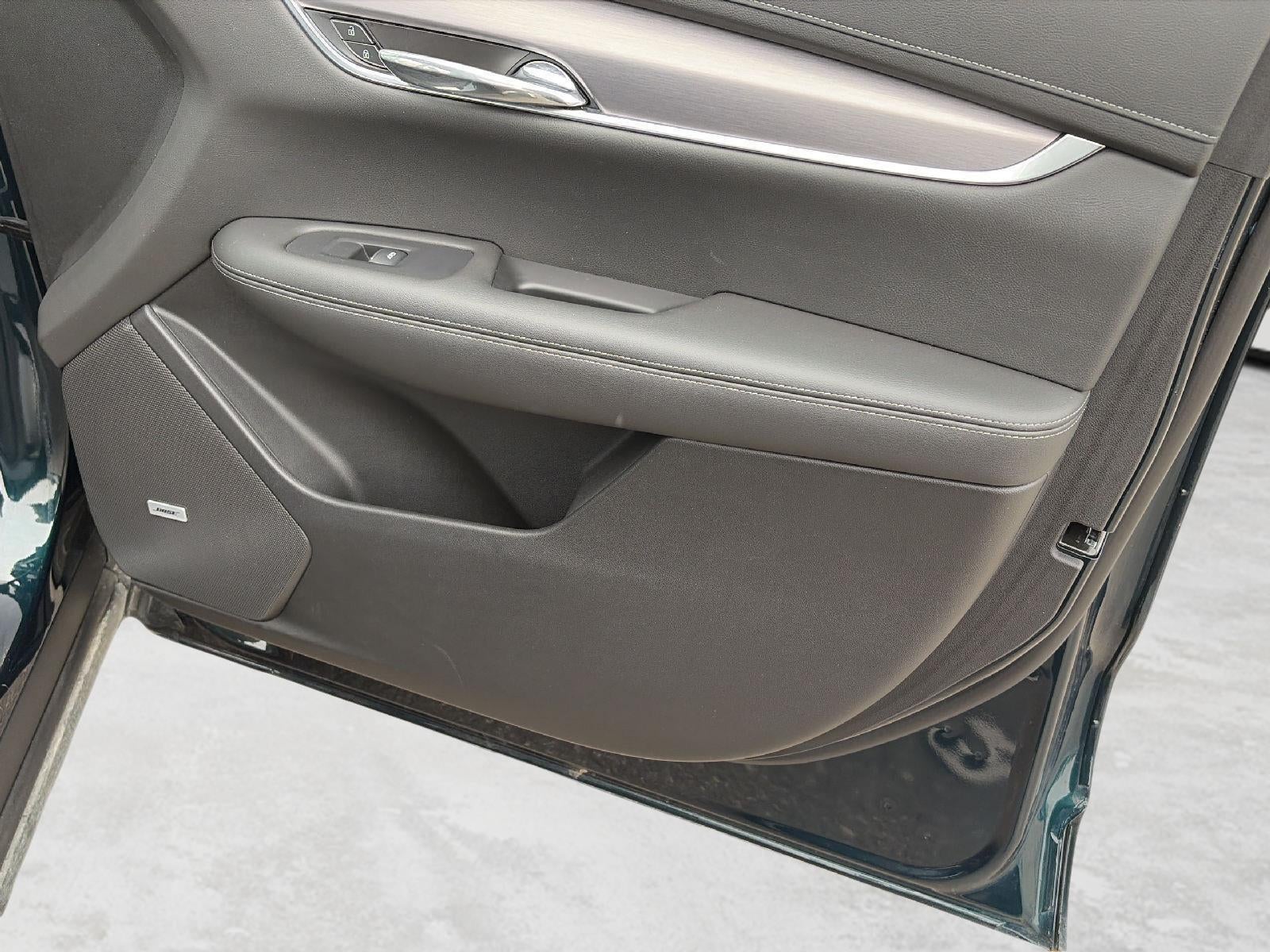 2025 Cadillac XT6 Luxury