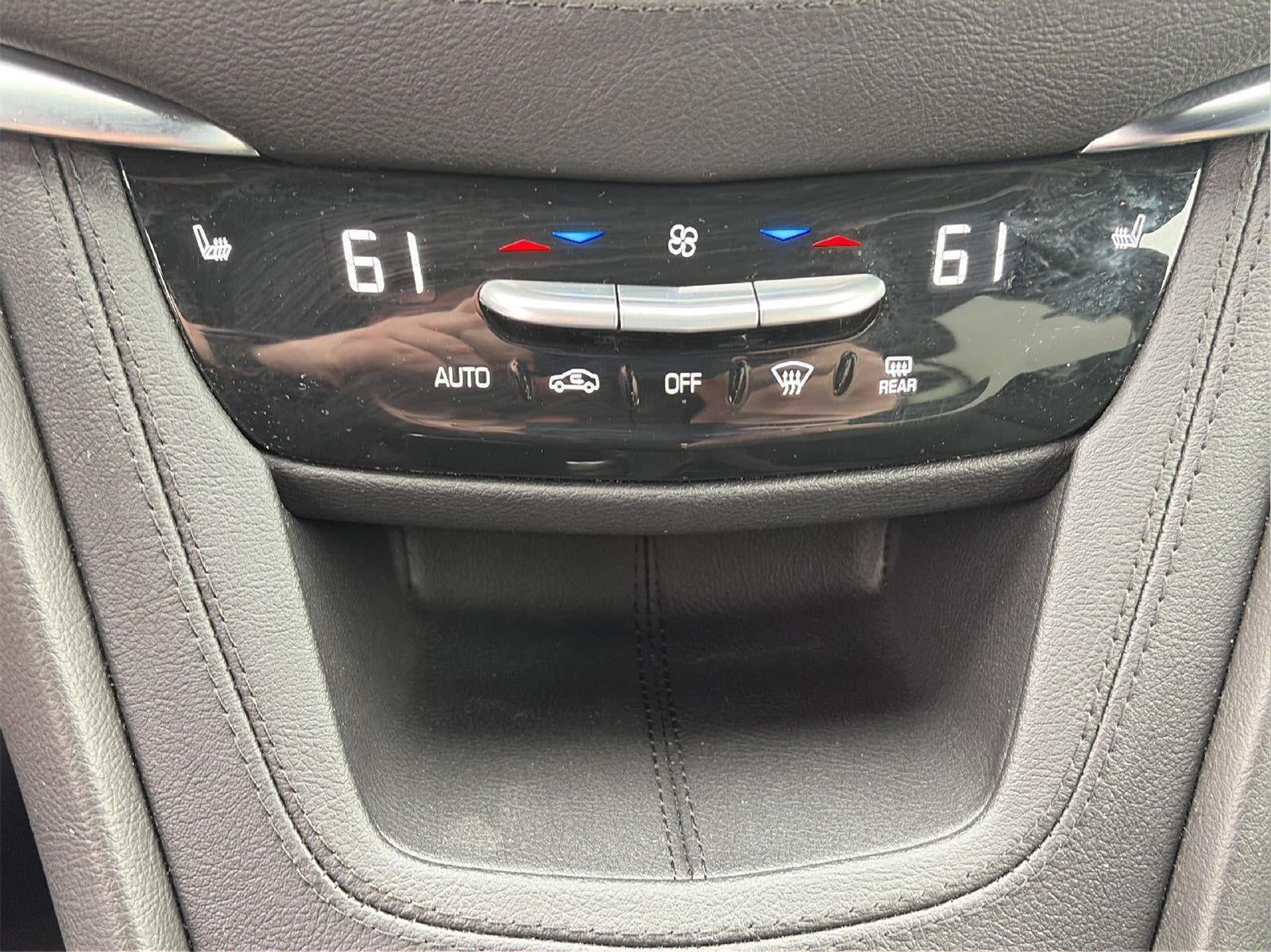 2025 Cadillac XT6 Luxury