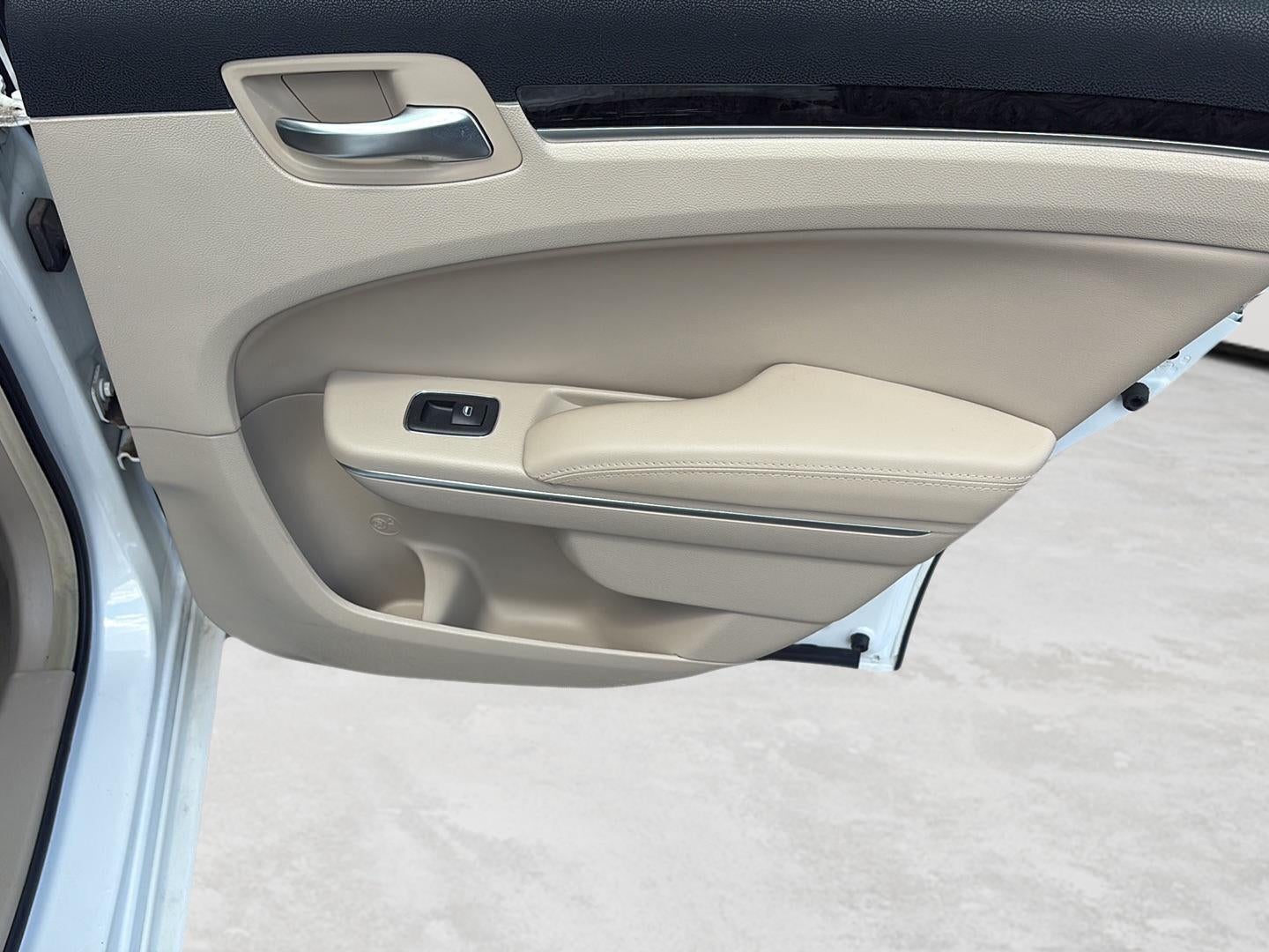 2011 Chrysler 300 Limited