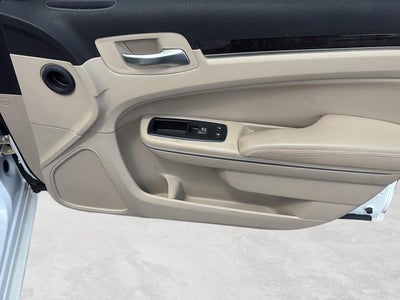 2011 Chrysler 300 Limited