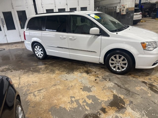 2016 Chrysler Town & Country Touring
