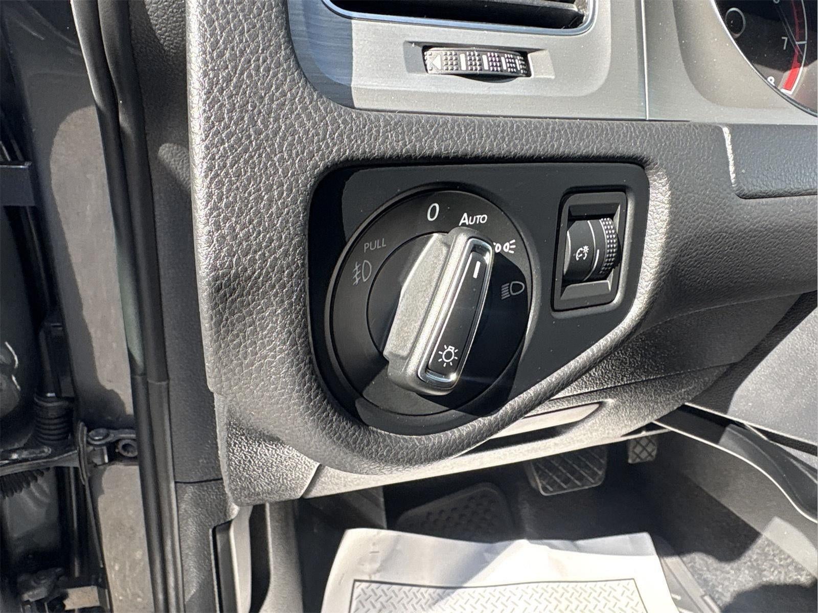 2017 Volkswagen Golf SportWagen S