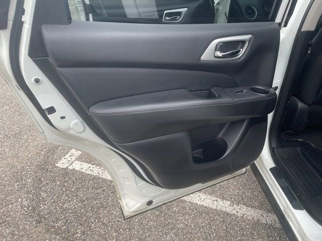 2019 Nissan Pathfinder SV