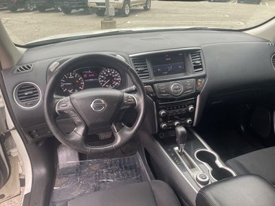 2019 Nissan Pathfinder SV