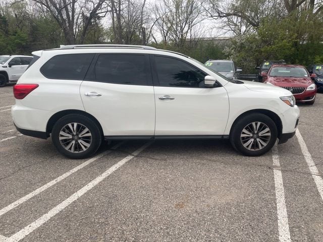 2019 Nissan Pathfinder SV