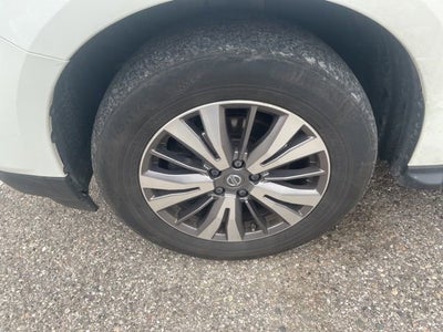 2019 Nissan Pathfinder SV