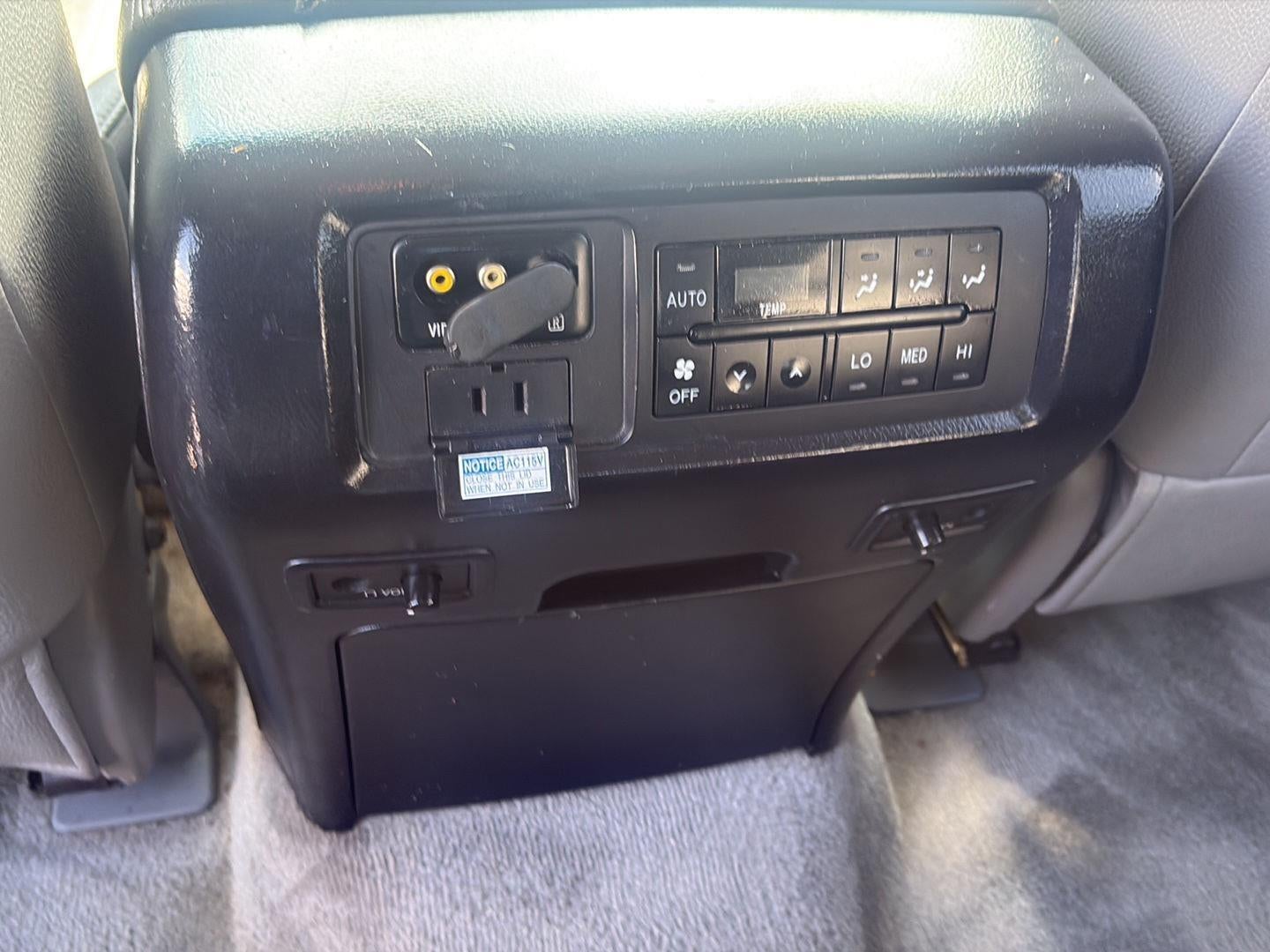2010 Toyota Sequoia Platinum 5.7L V8