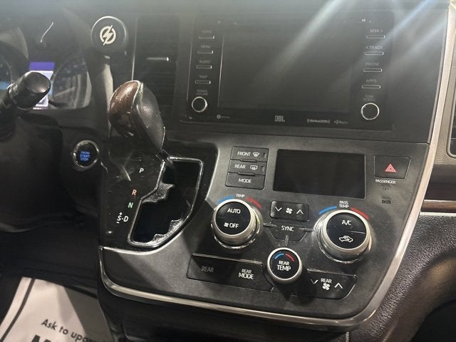 2018 Toyota Sienna XLE