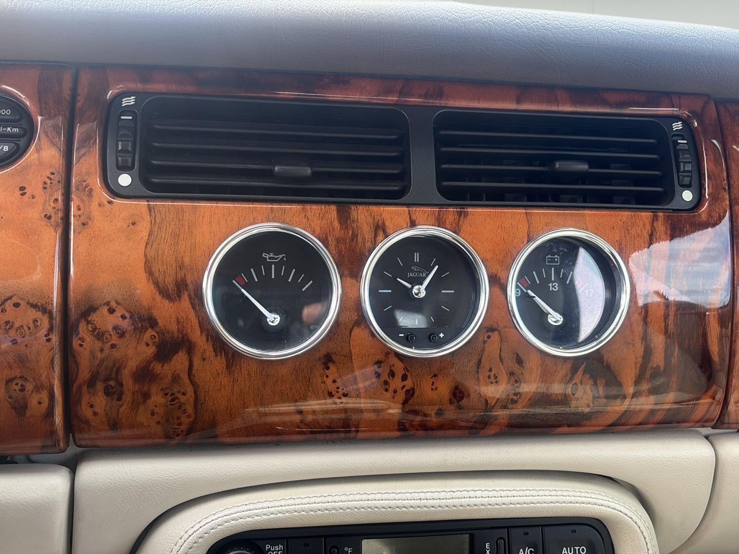 2005 Jaguar XK8 XK8
