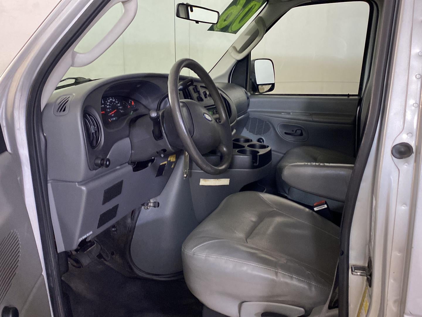 2006 Ford Econoline Wagon XL