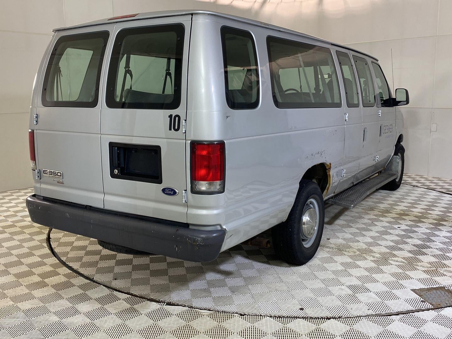 2006 Ford Econoline Wagon XL