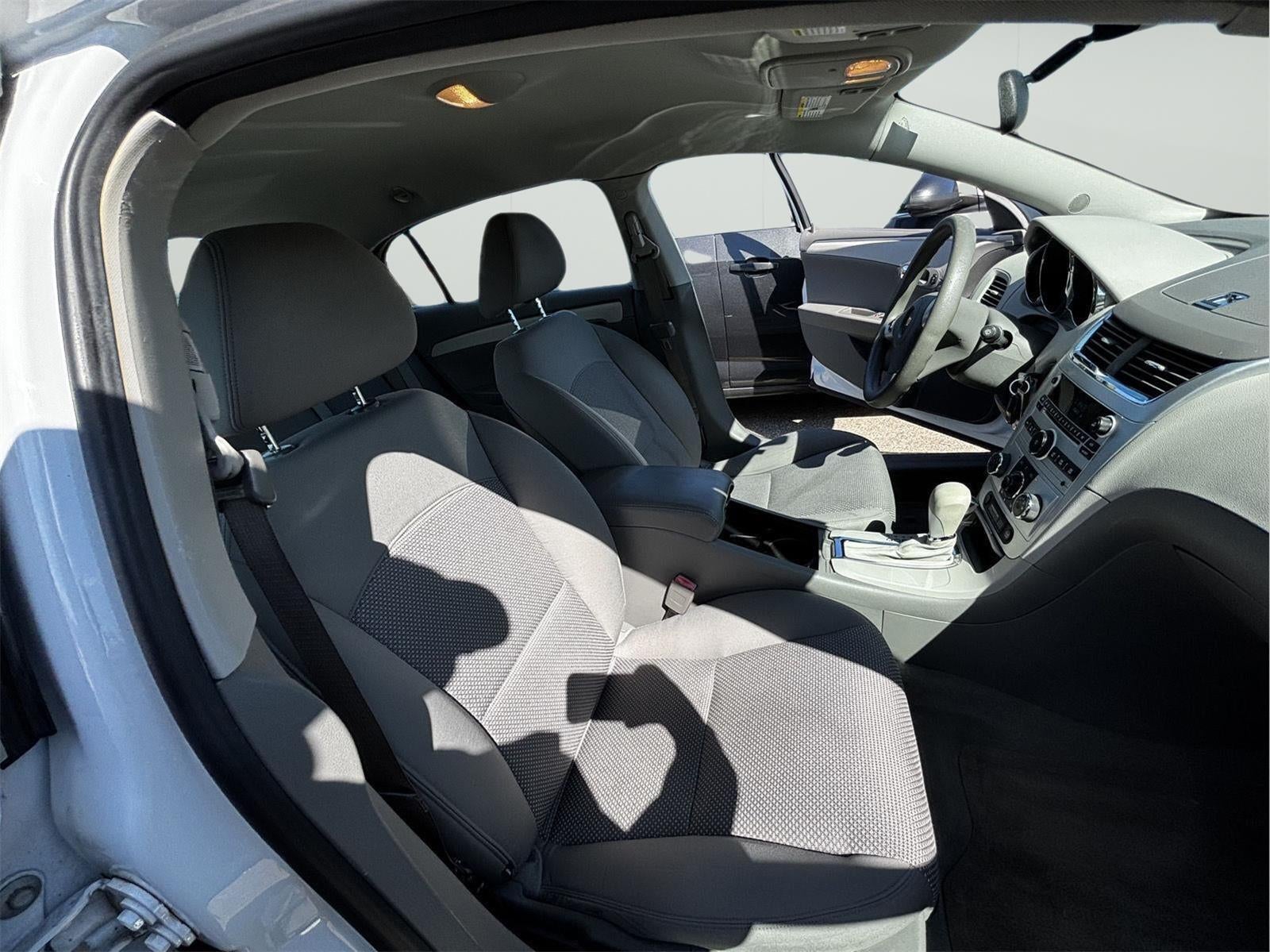 2011 Chevrolet Malibu LS w/1FL