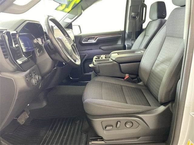 2022 Chevrolet Silverado 1500 LT (2FL)