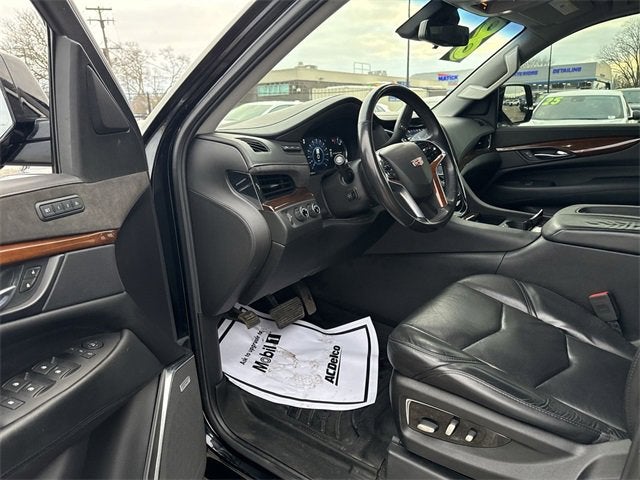 2018 Cadillac Escalade Luxury