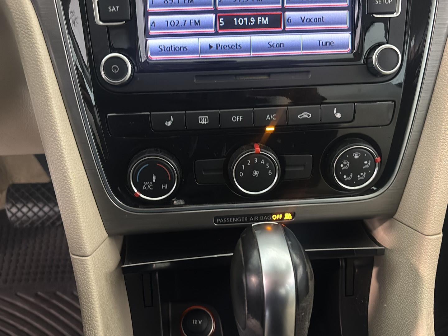2014 Volkswagen Passat 2.5L SE
