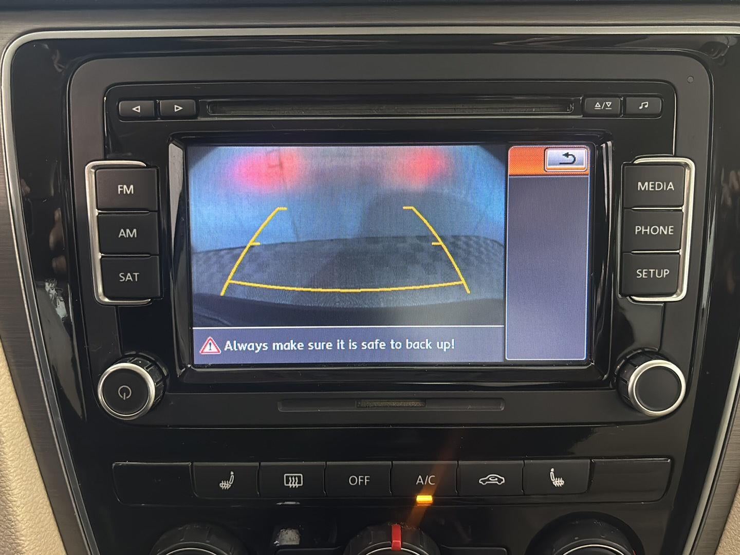 2014 Volkswagen Passat 2.5L SE