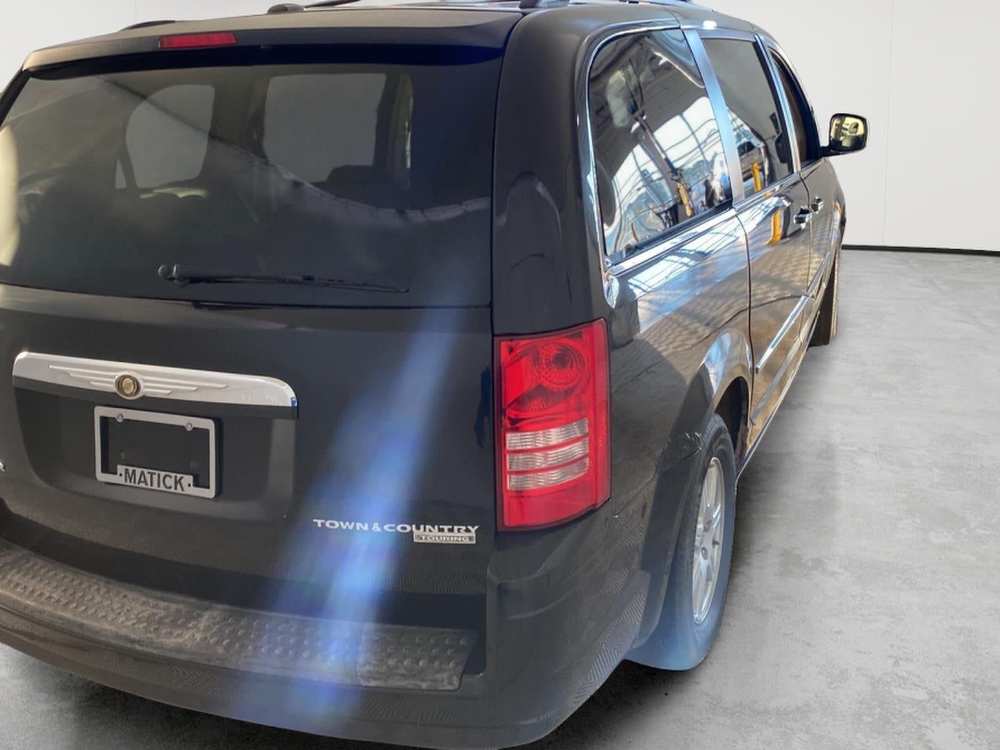 2010 Chrysler Town & Country Touring