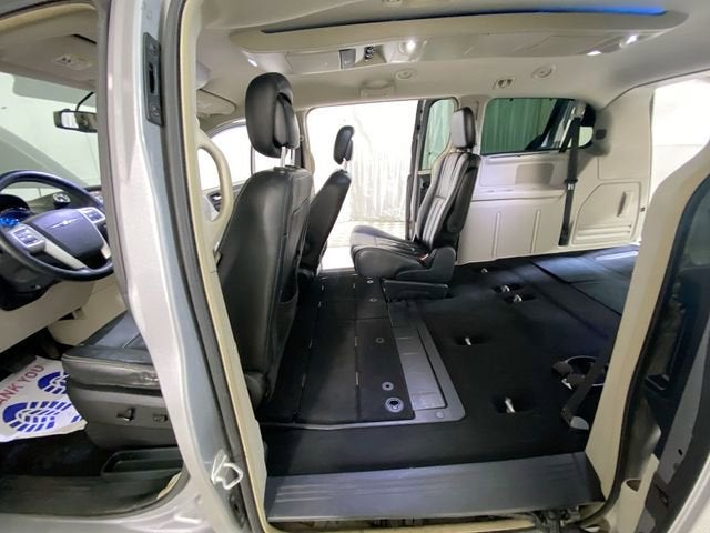 2014 Chrysler Town & Country Touring