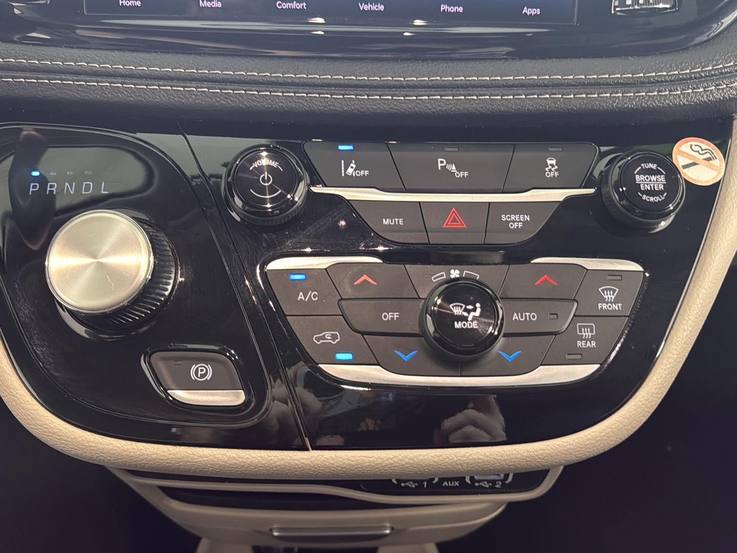 2023 Chrysler Pacifica Hybrid Touring L