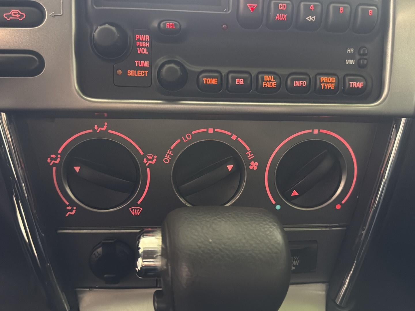2004 Pontiac Vibe 4dr HB