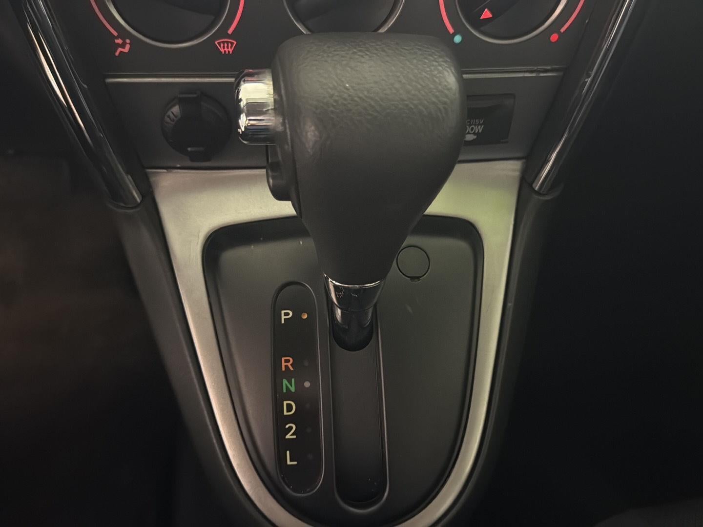 2004 Pontiac Vibe 4dr HB