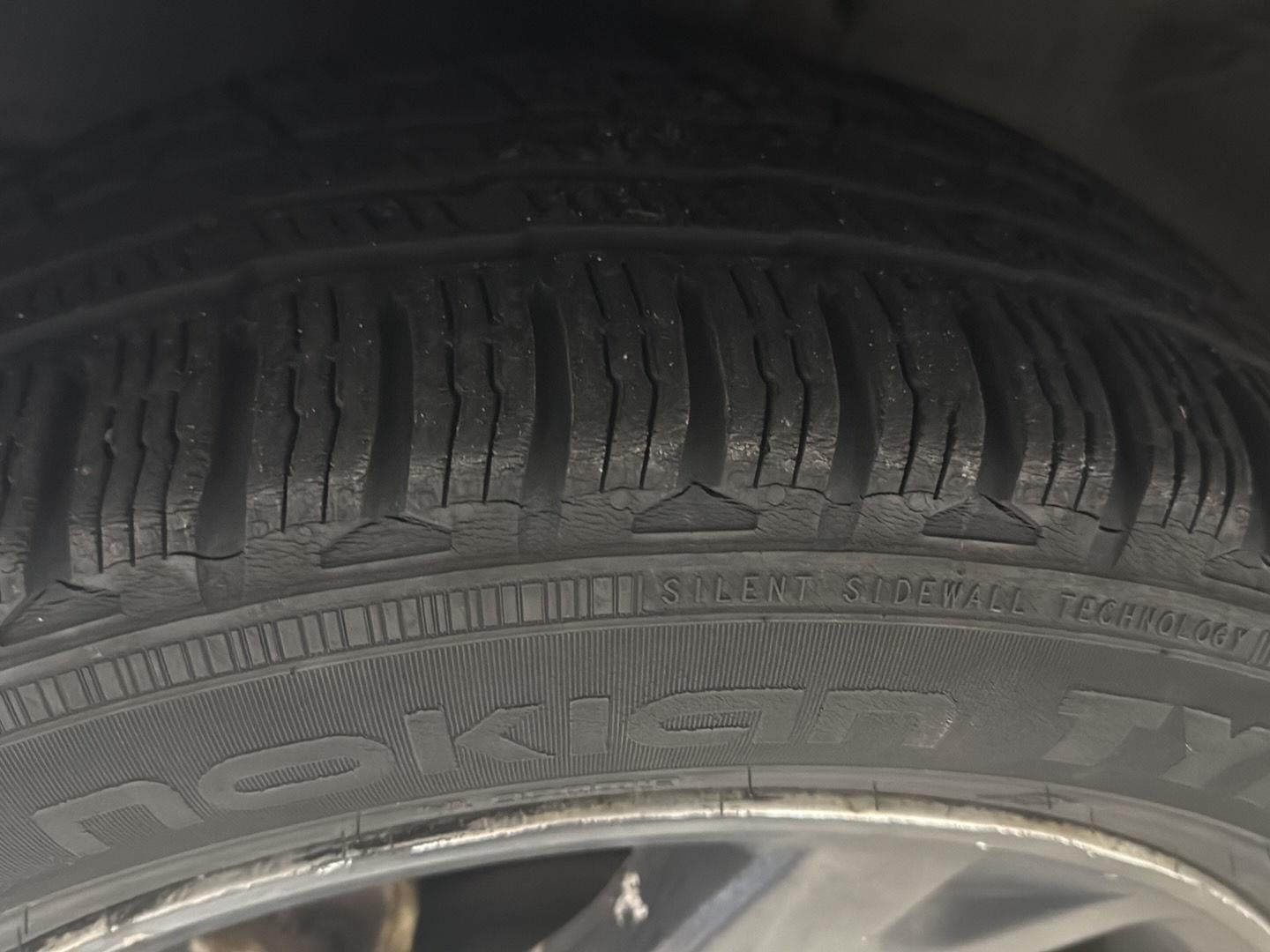 2004 Pontiac Vibe 4dr HB