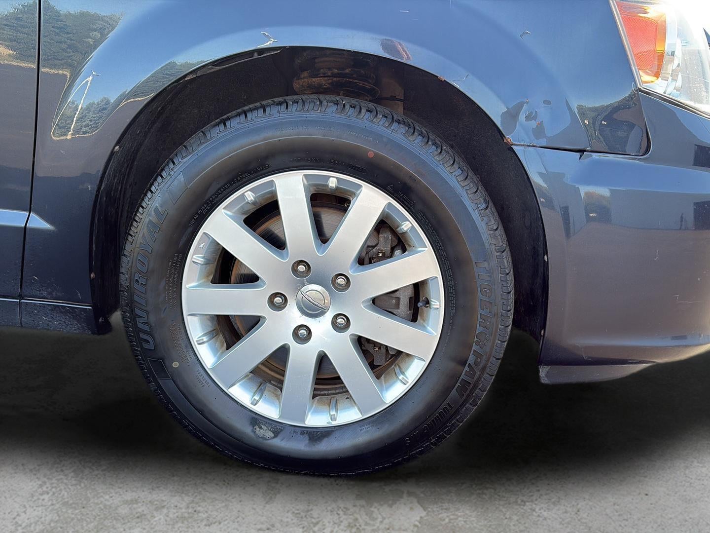 2013 Chrysler Town & Country Touring