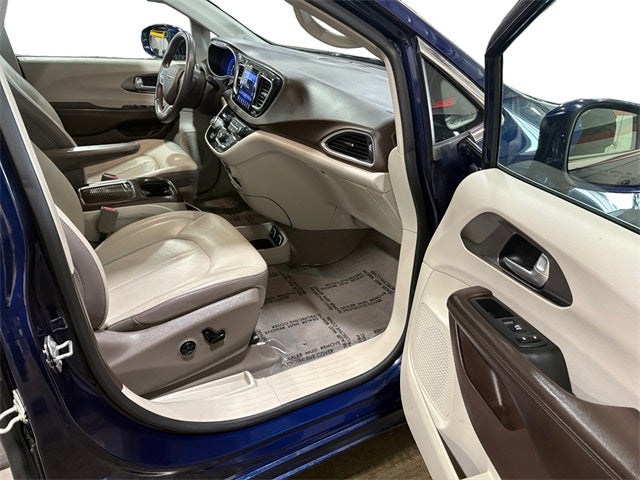 2017 Chrysler Pacifica Touring L Plus