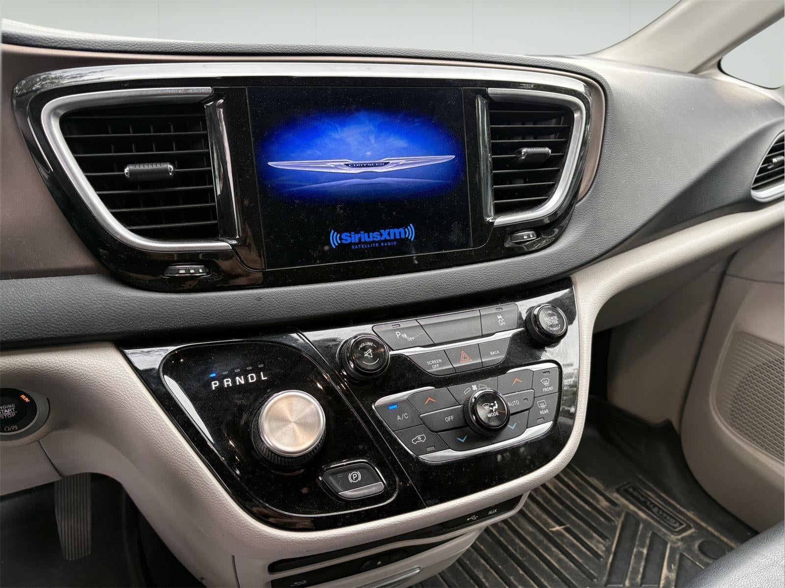 2017 Chrysler Pacifica Touring-L Plus