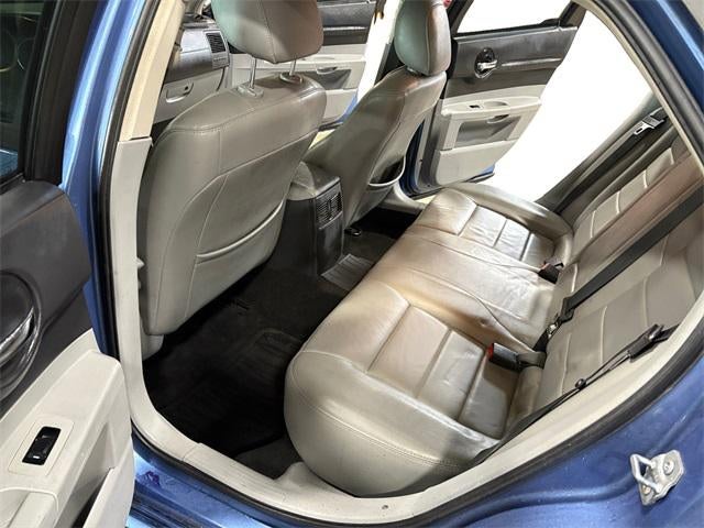 2007 Dodge Magnum Base