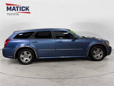 2007 Dodge Magnum Base