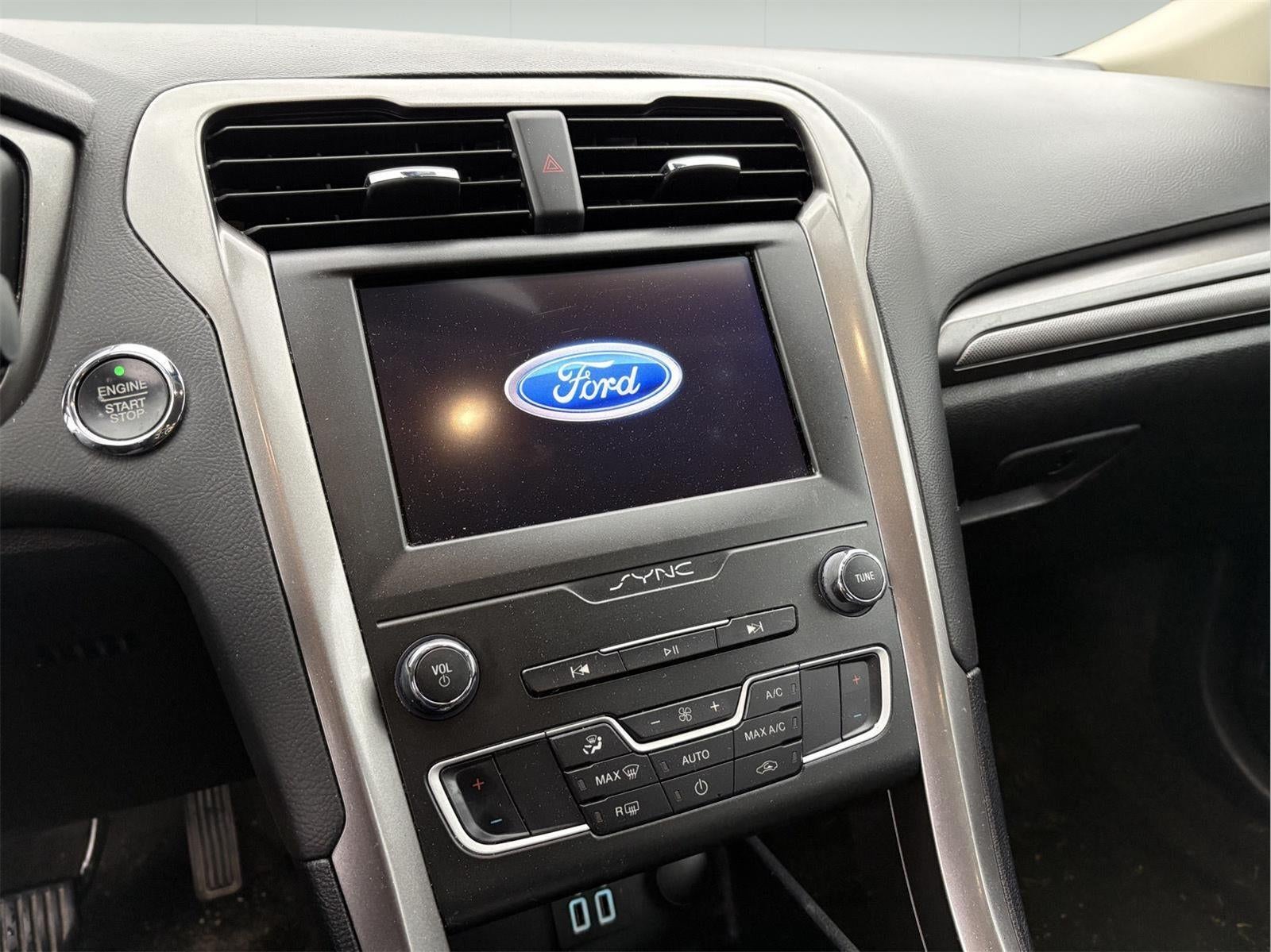 2020 Ford Fusion SE