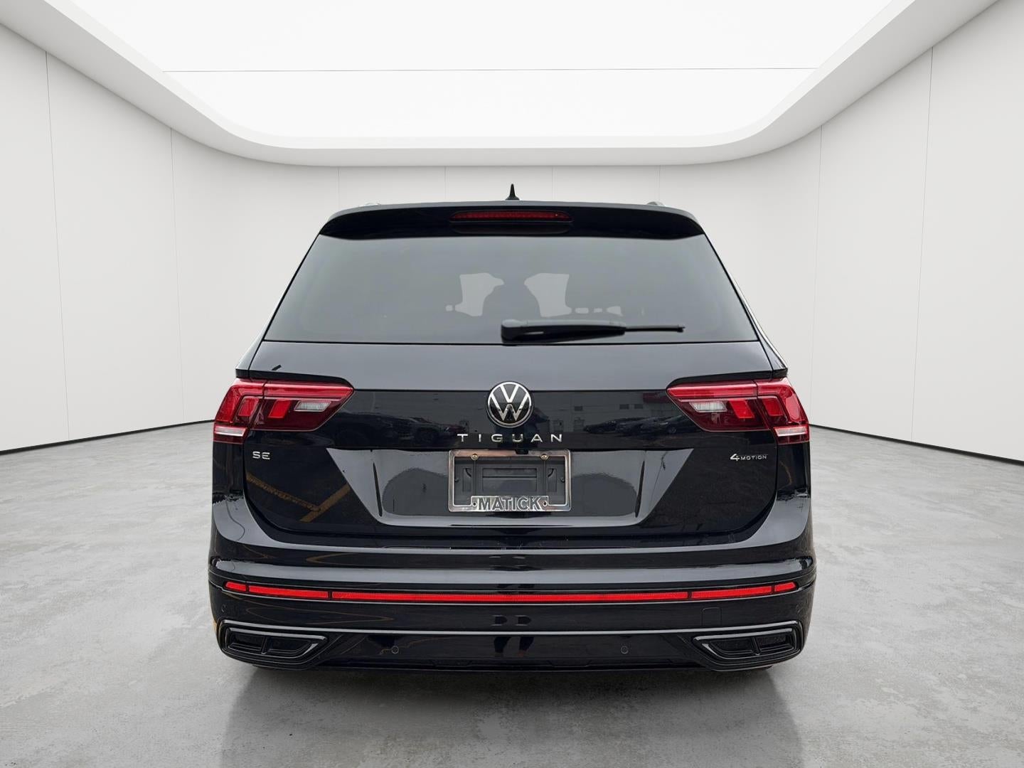 2022 Volkswagen Tiguan SE R-Line Black