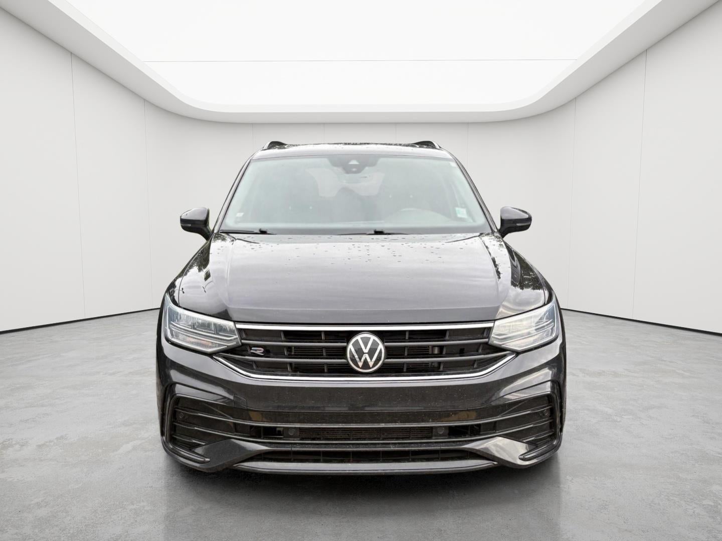 2022 Volkswagen Tiguan SE R-Line Black