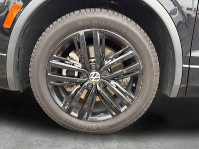 2022 Volkswagen Tiguan SE R-Line Black