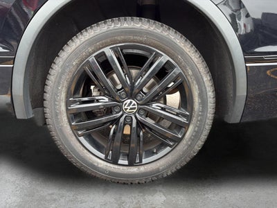 2022 Volkswagen Tiguan SE R-Line Black