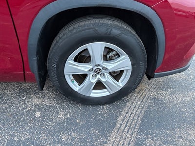 2022 Toyota Highlander LE