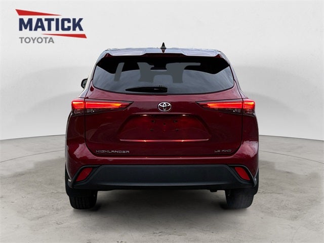 2022 Toyota Highlander LE