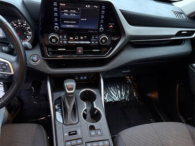 2022 Toyota Highlander LE