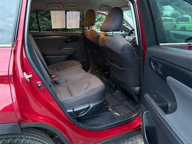 2022 Toyota Highlander LE