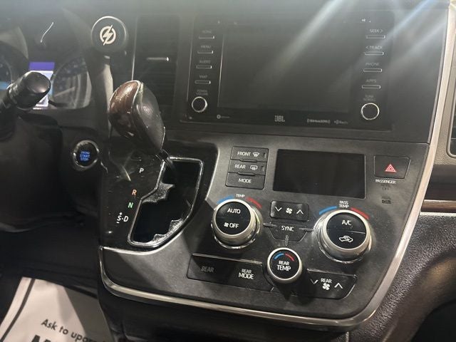2018 Toyota Sienna Limited Premium 7 Passenger