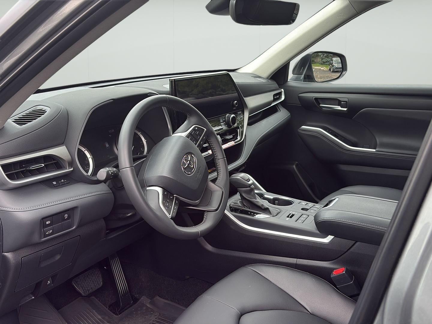 2025 Toyota Highlander XLE